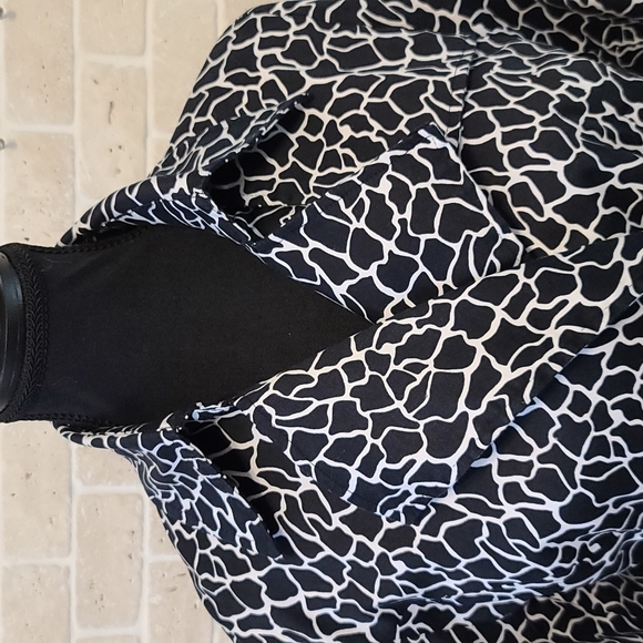 Vertigo Paris Women's Black and White Stretch Cotton Trench Coat (Sz S) - Picture 2 of 11